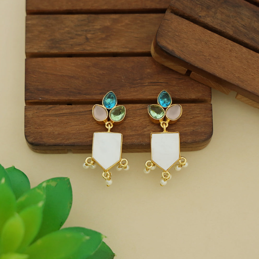 Jessica Mop Tri Leaf Glossy Stone Pearl Earring