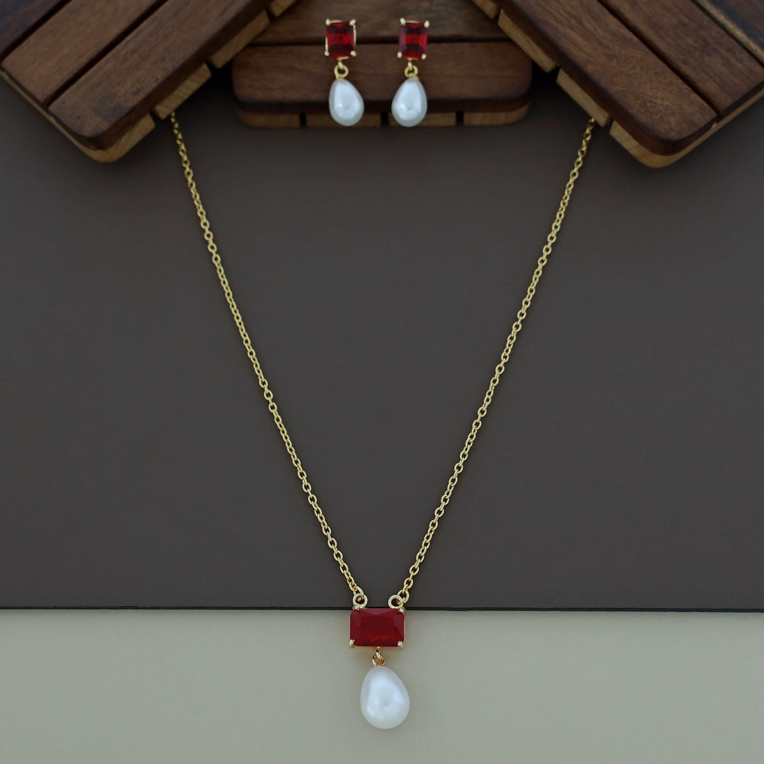 Jaime Glossy Rectangle Novalta Pearl Neckpiece With Earring