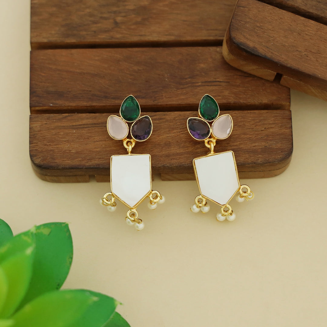 Jessica Mop Tri Leaf Glossy Stone Pearl Earring