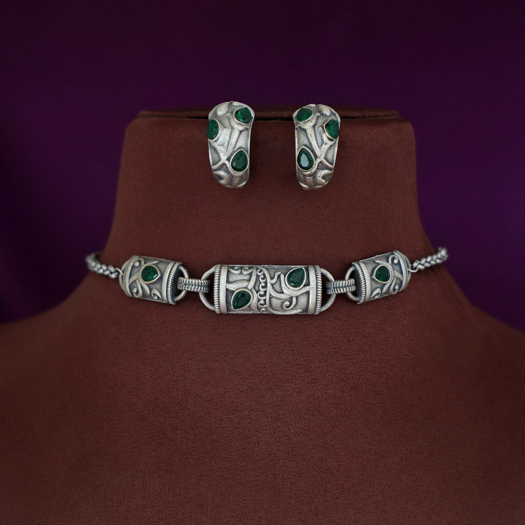 Fami Lock Choker With Earring