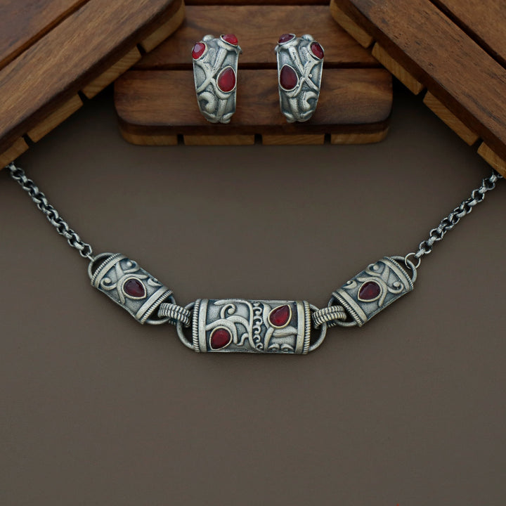 Fami Lock Choker With Earring
