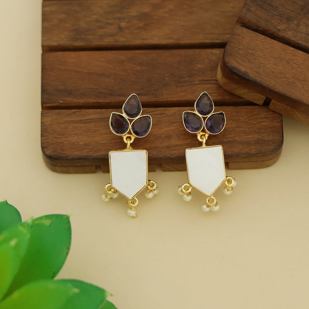 Jessica Mop Tri Leaf Glossy Stone Pearl Earring