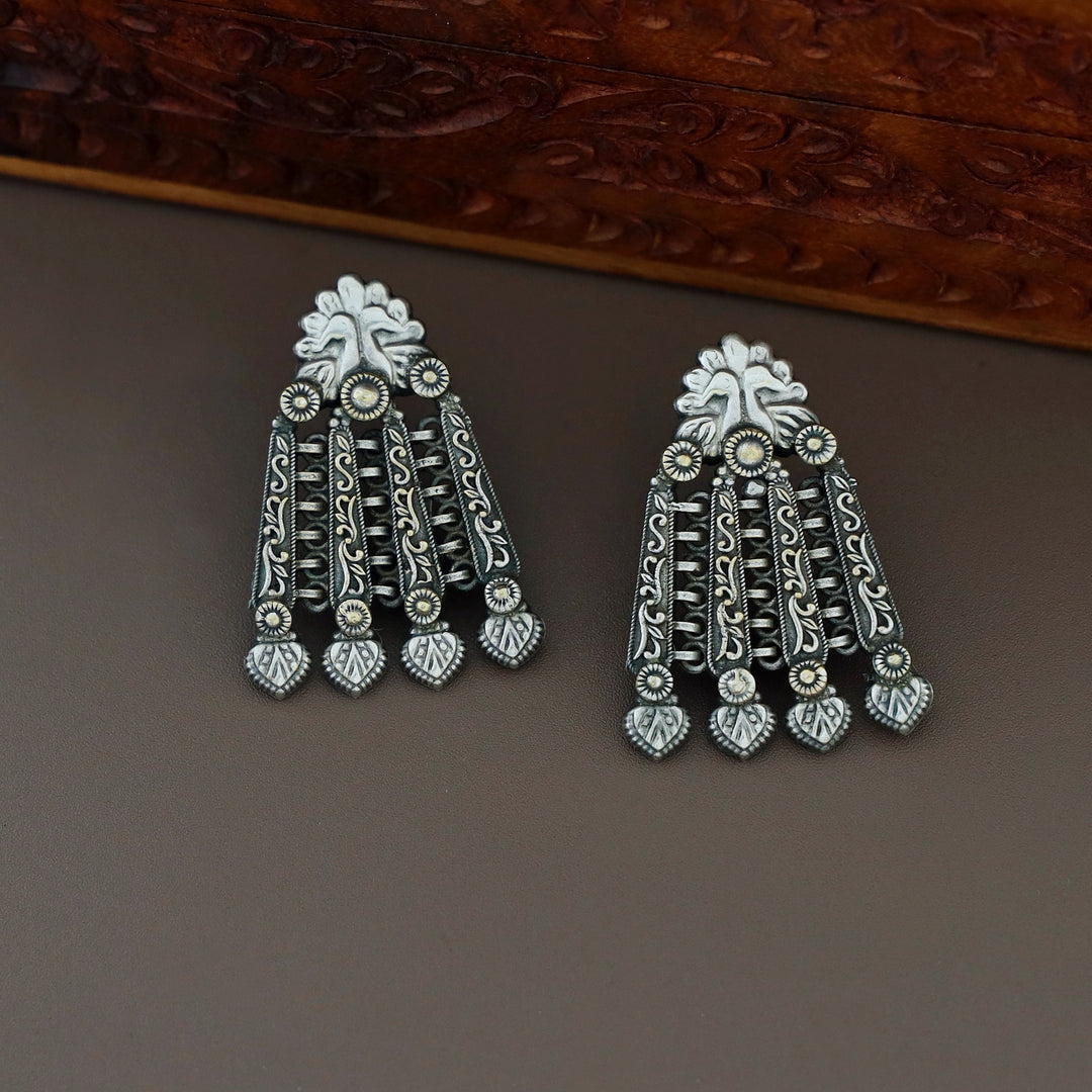 Hasinika Short Neckpiece With Earring