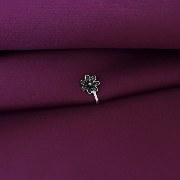 Tanaira Silver Nose Pin