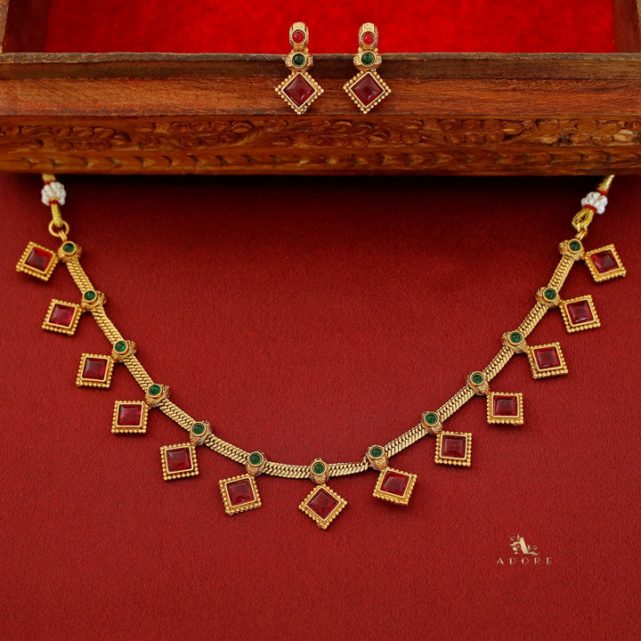 Sravani Kemp Stone Short Neckpiece With Earring