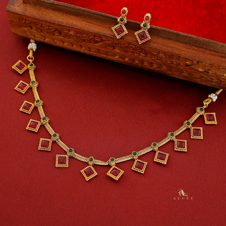 Sravani Kemp Stone Short Neckpiece With Earring