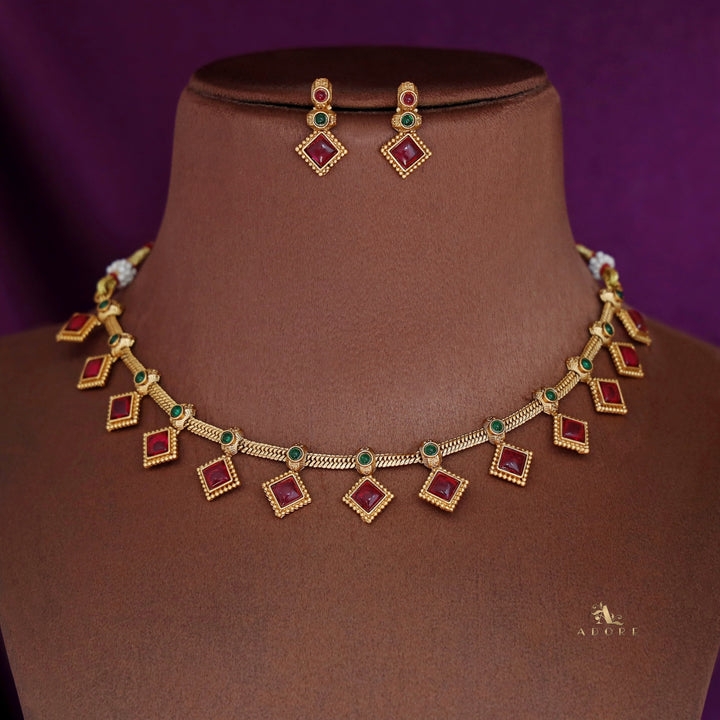 Sravani Kemp Stone Short Neckpiece With Earring
