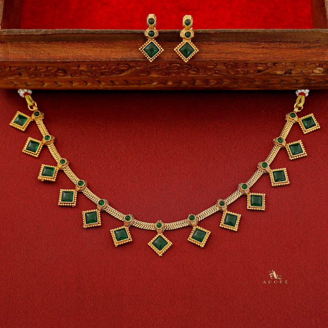 Sravani Kemp Stone Short Neckpiece With Earring