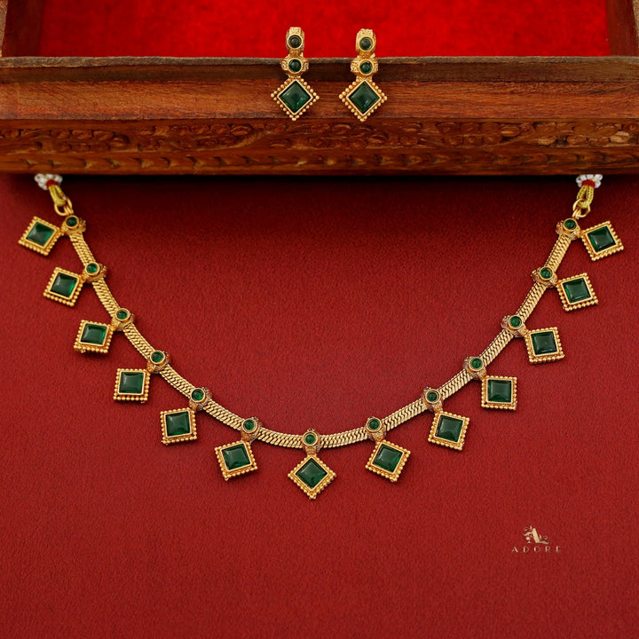Sravani Kemp Stone Short Neckpiece With Earring