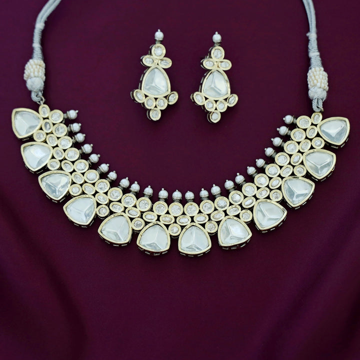 Premuim Hanithra Kundan Pearl Short Neckpiece With Earring