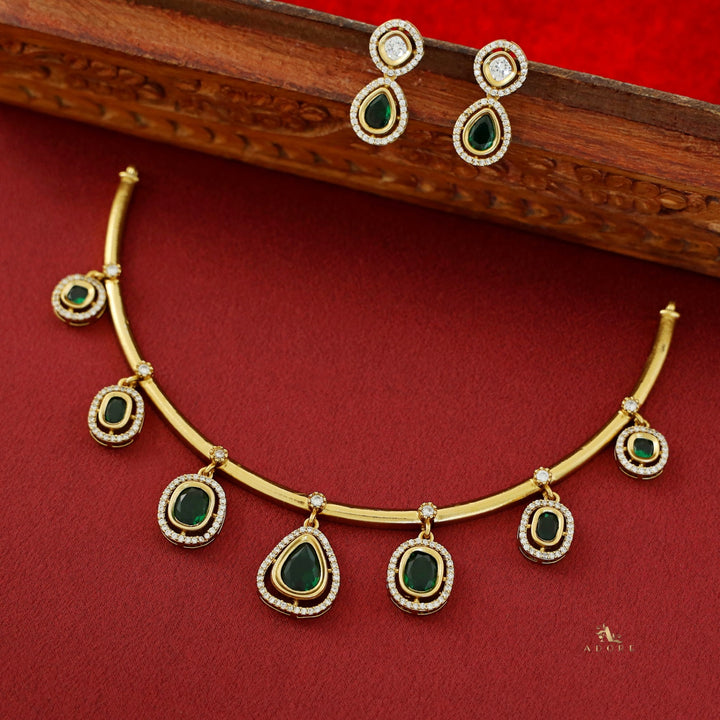 Alaknanda Polki Kundan Short Neckpiece With Earring