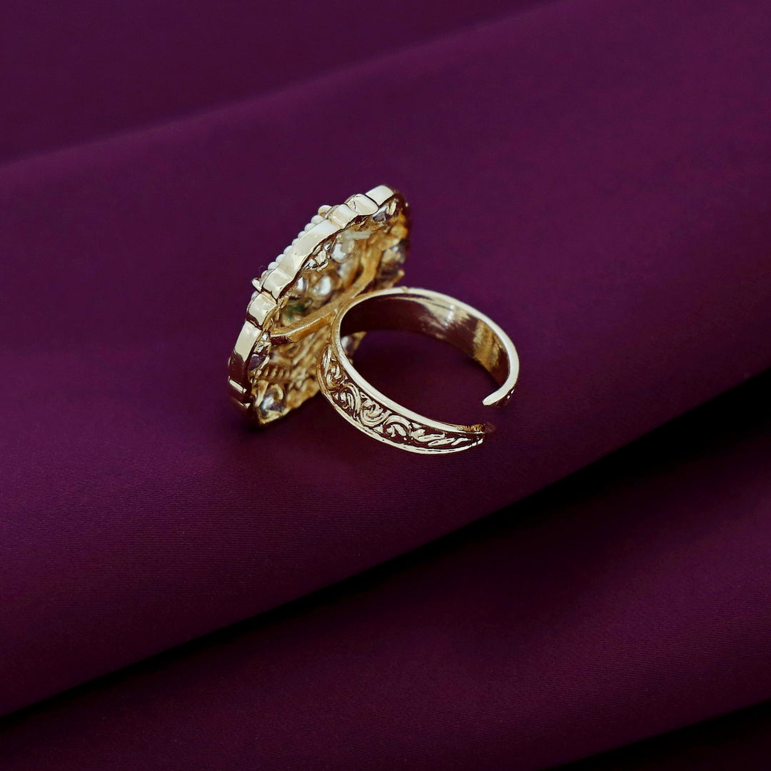 Tashi Kundan Circle Ring