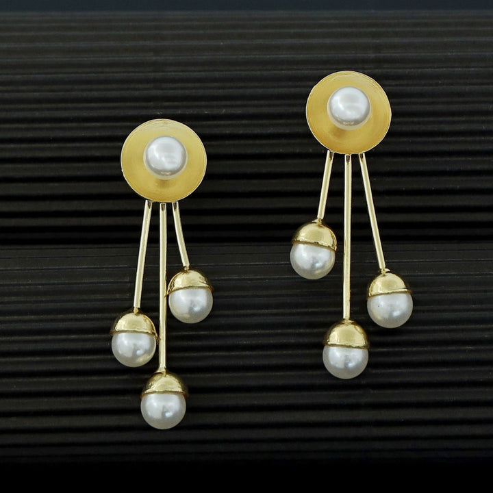 Lavika Golden Round Stick Pearl Earring