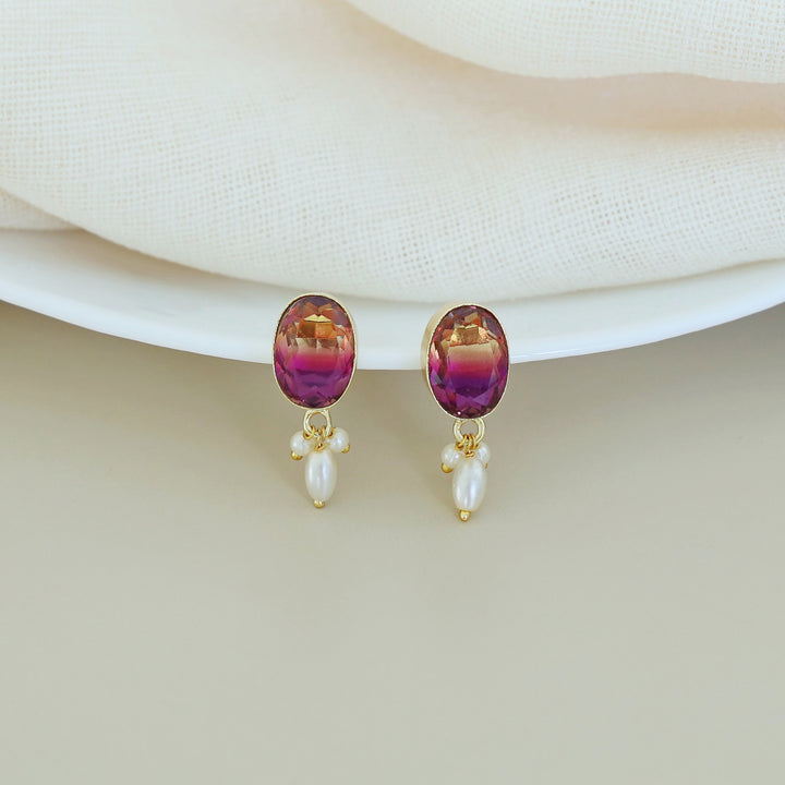 Liv Glossy Oval Pearl Earring