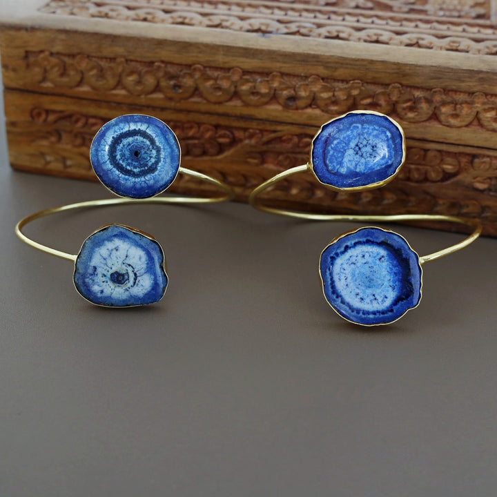 Hem Dual Solar Agate Bangle