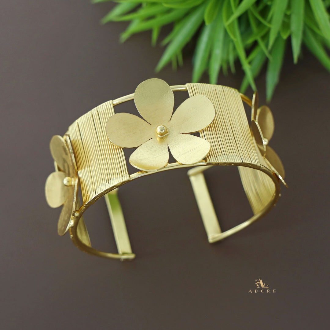 Golden Lines And 3 Dot Flowers Bangle