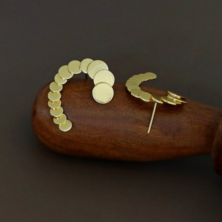 Fulki Overlapping Golden Mini Circle Earring