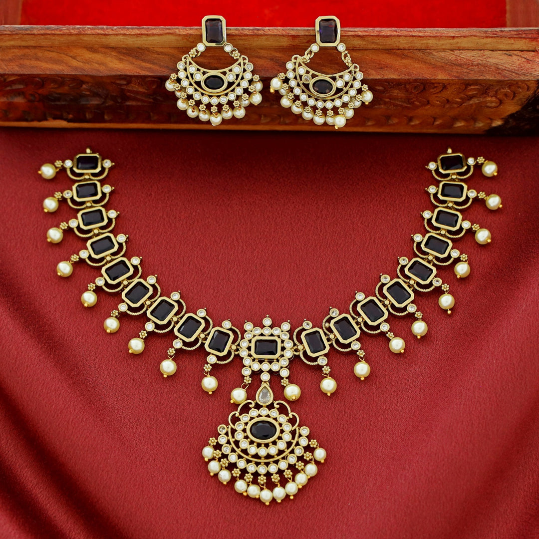 Eshma Golden Pearl Glossy Stone Neckpiece With Earring