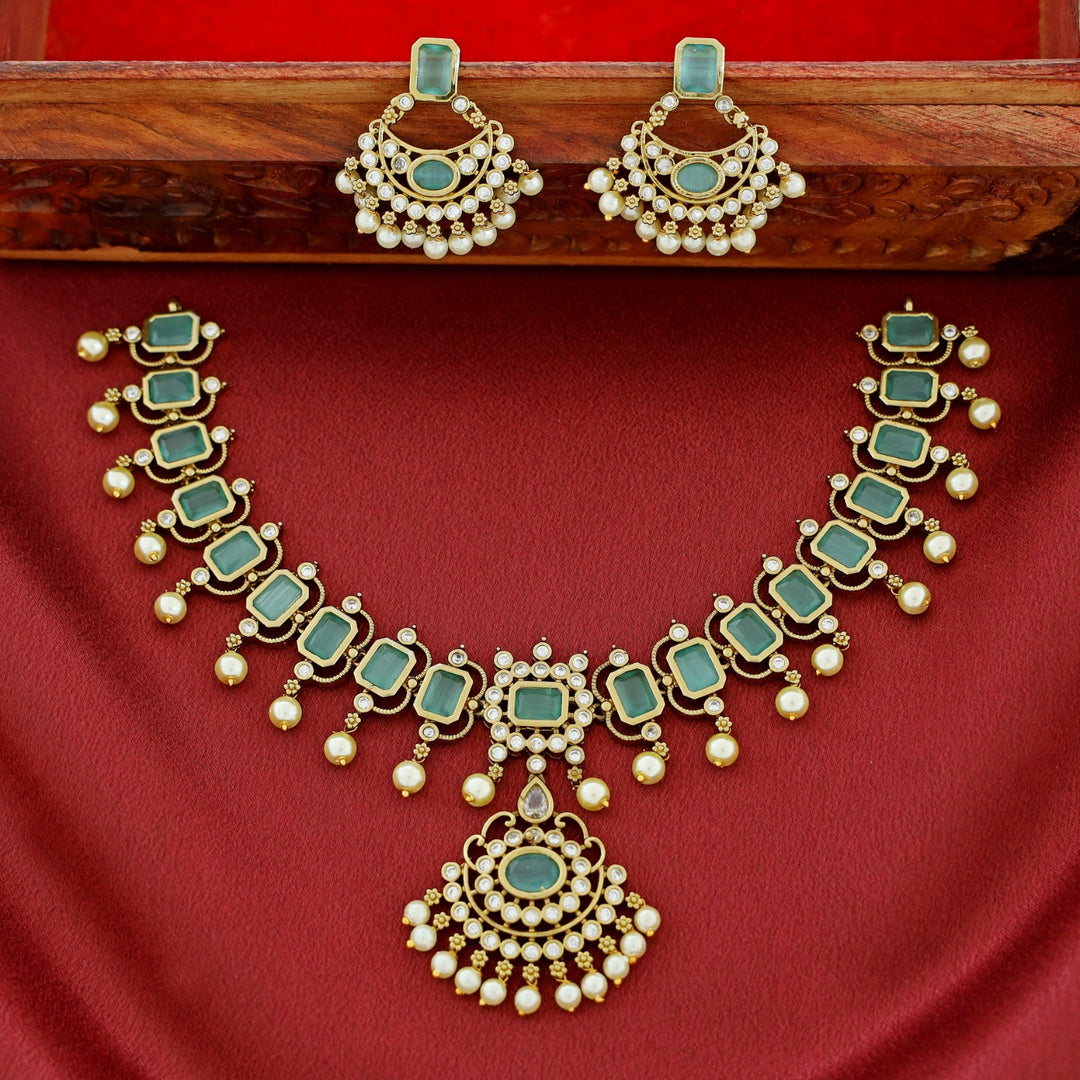 Eshma Golden Pearl Glossy Stone Neckpiece With Earring