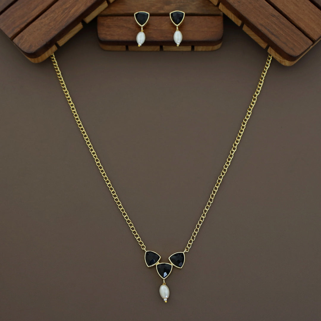Eesha Golden Glossy Pearl Neckpiece