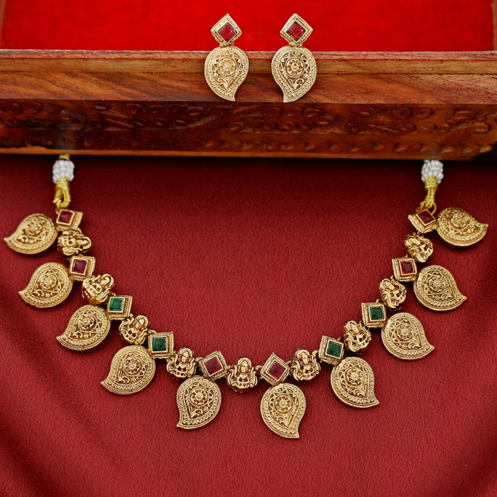 Brishti Devi Short Neckpiece With Earring