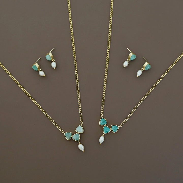 Eesha Golden Glossy Pearl Neckpiece