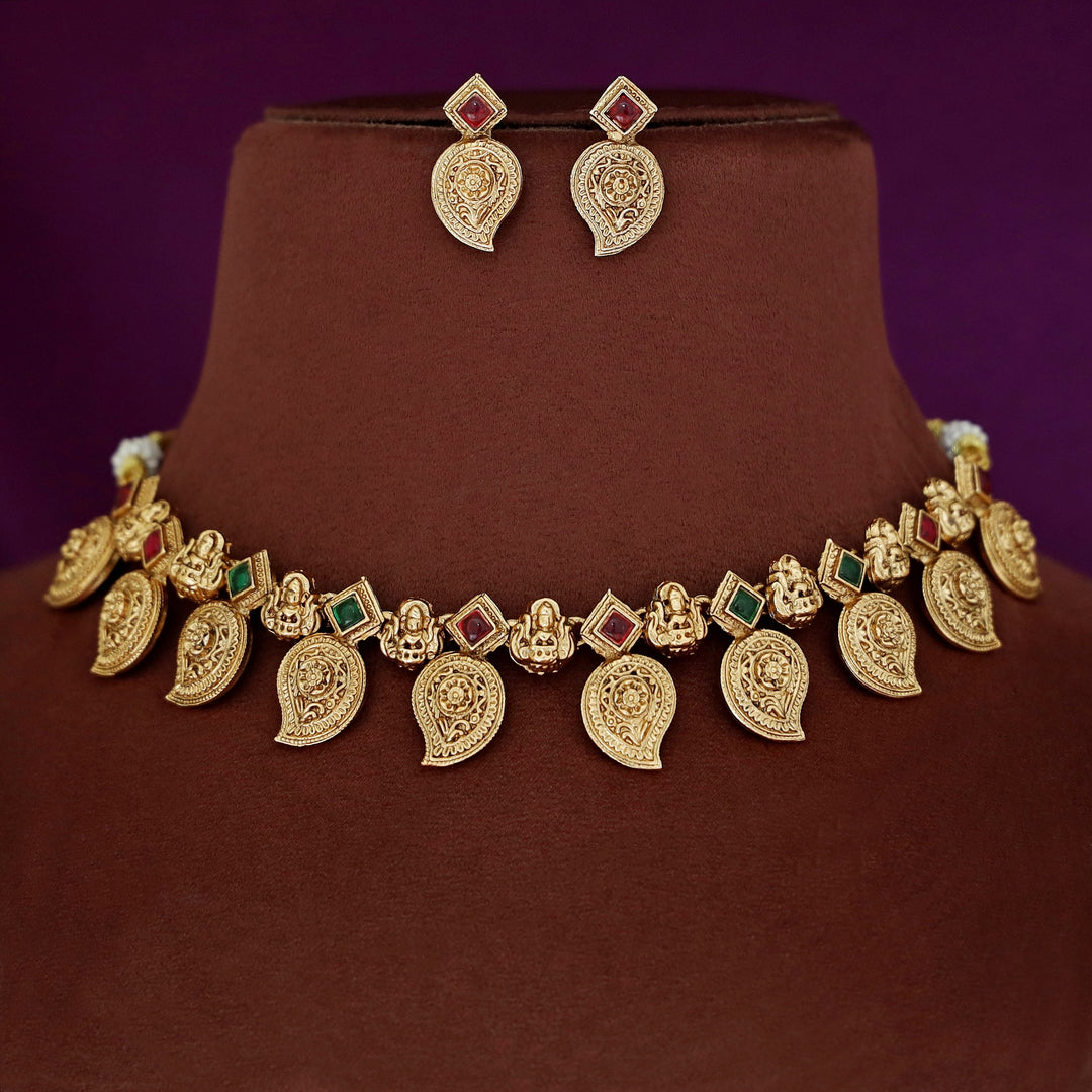 Brishti Devi Short Neckpiece With Earring