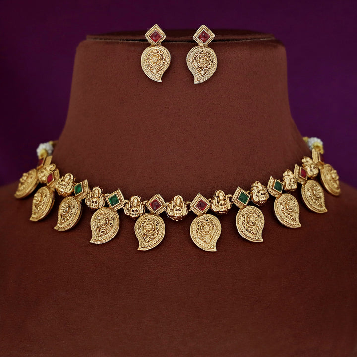 Brishti Devi Short Neckpiece With Earring