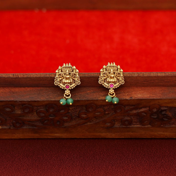 Yuvika Devi 3 Layer Pearl Beaded Choker With Earring