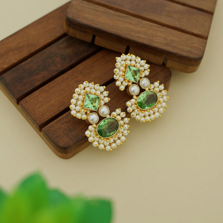 Nimora Dual Glossy Cluster Pearl Earring