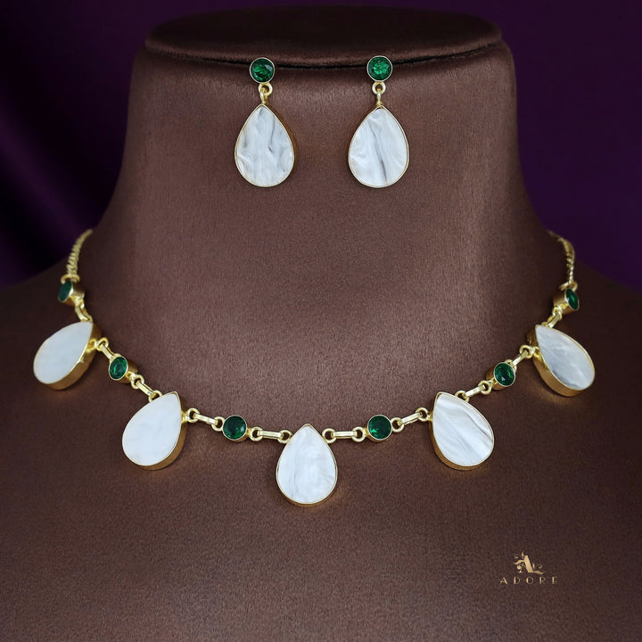 Nora Glossy + MOP Neckpiece With Earring