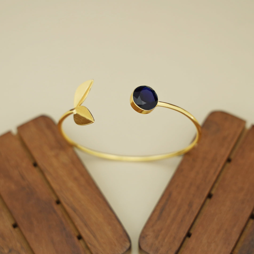 Golden Twin Fold Leafy Round Glossy Bangle