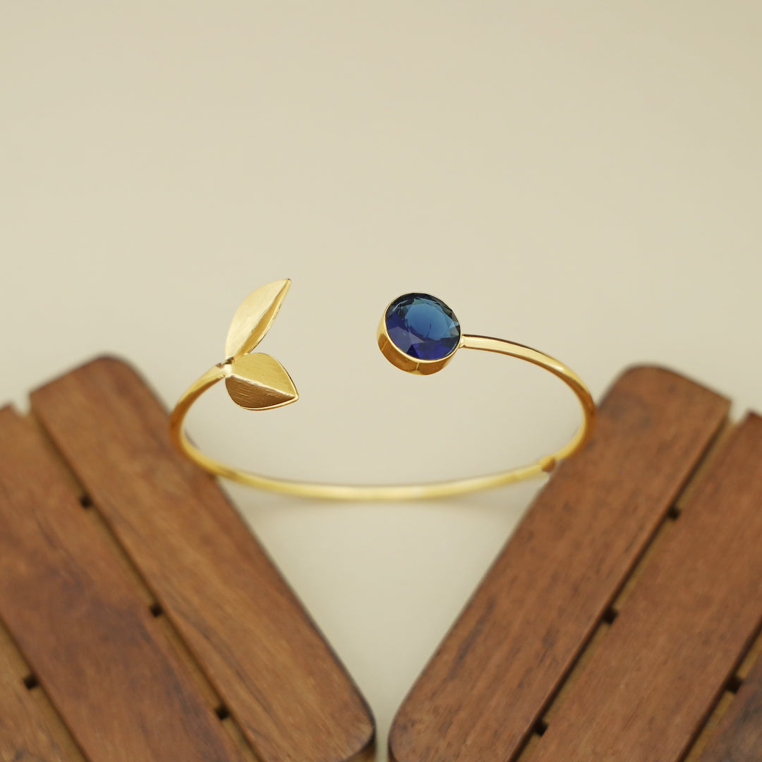 Golden Twin Fold Leafy Round Glossy Bangle