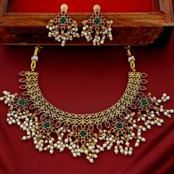 Hridyanshi Kemp Stone Cluster Pearl Short Neckpiece With Earring