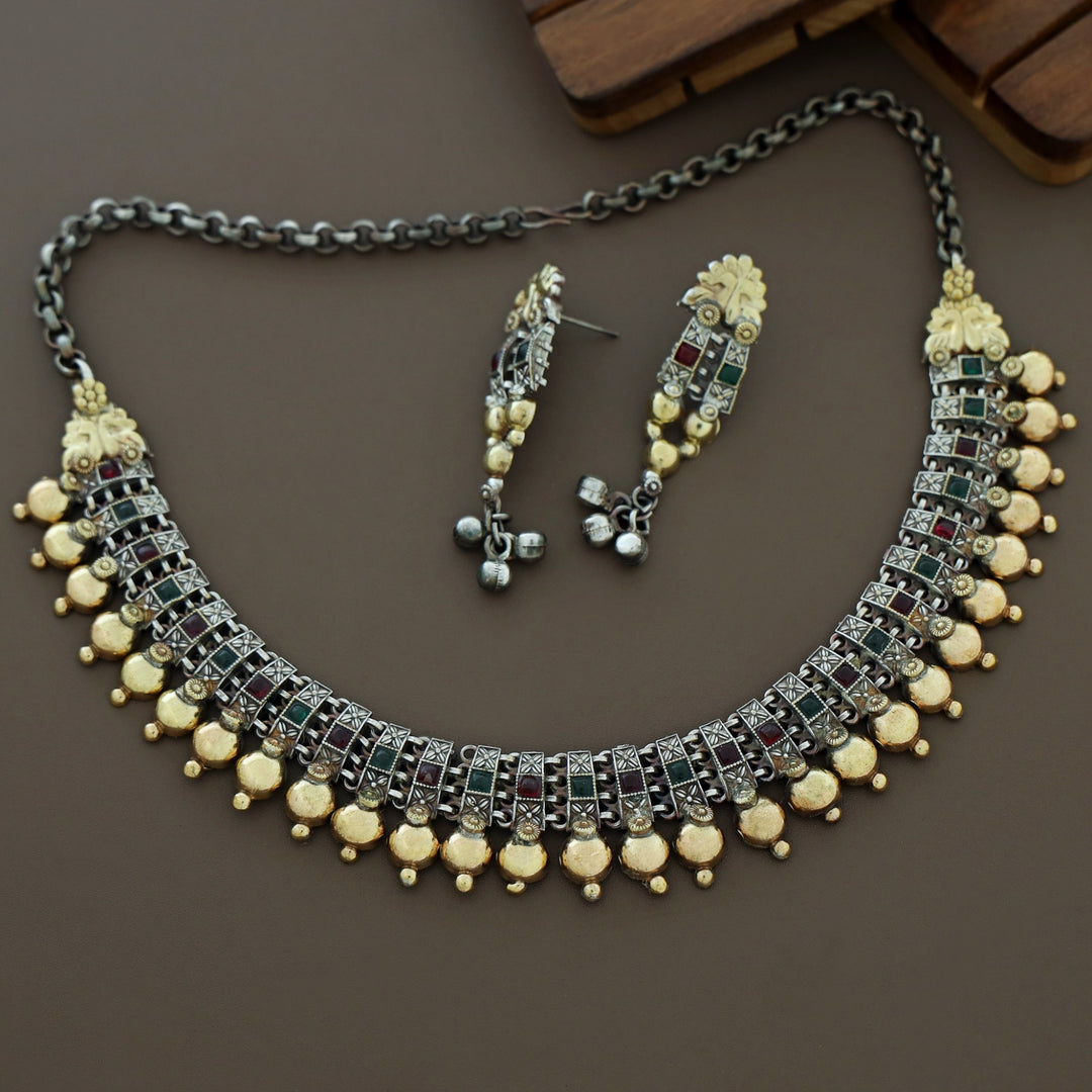 Rasiya Dual Tone Short Neckpiece With Earring
