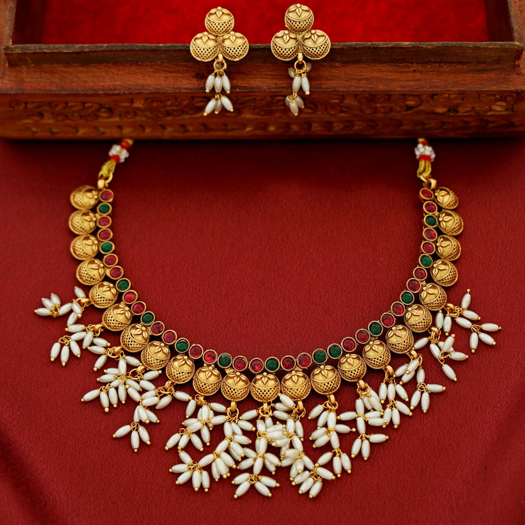 Kshama Circle Bunch Rice Pearl Short Neckpiece With Earring