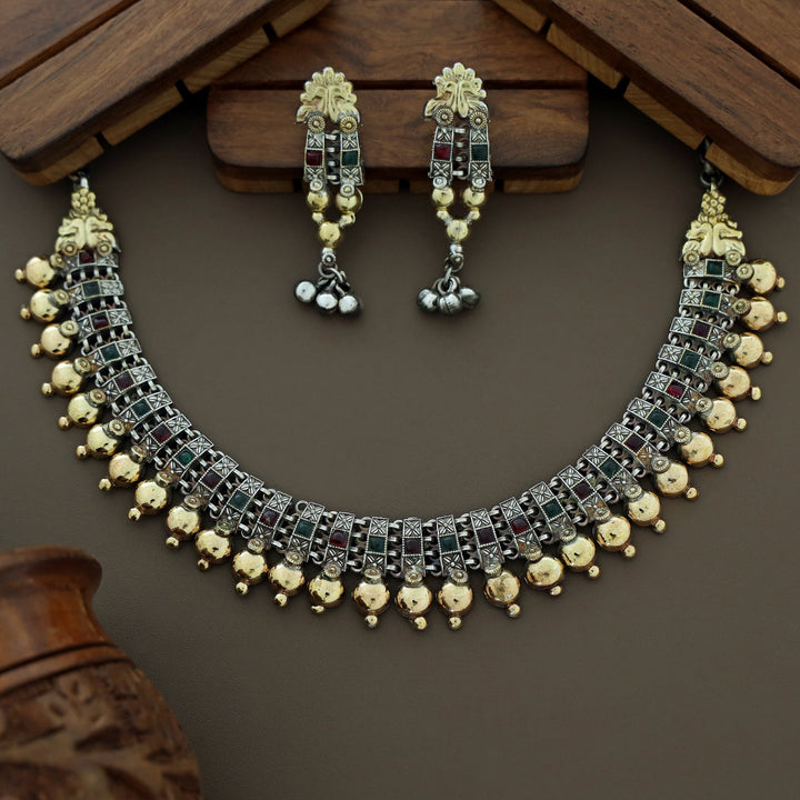 Rasiya Dual Tone Short Neckpiece With Earring