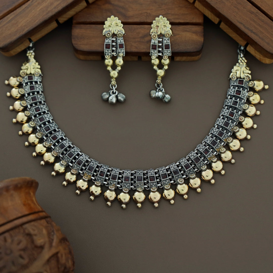 Rasiya Dual Tone Short Neckpiece With Earring