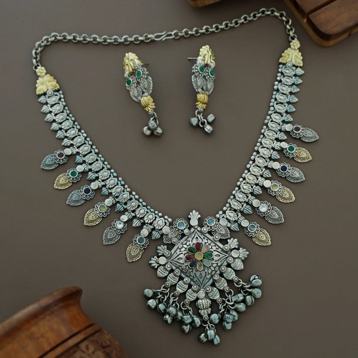 Bhavishya Silver Ghungroo Neckpiece With Earring
