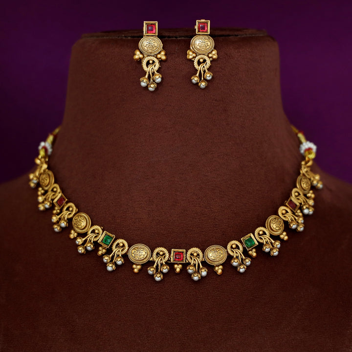 Varsha Kemp Stone Flower Bud Pearl Short Neckpiece With Earring