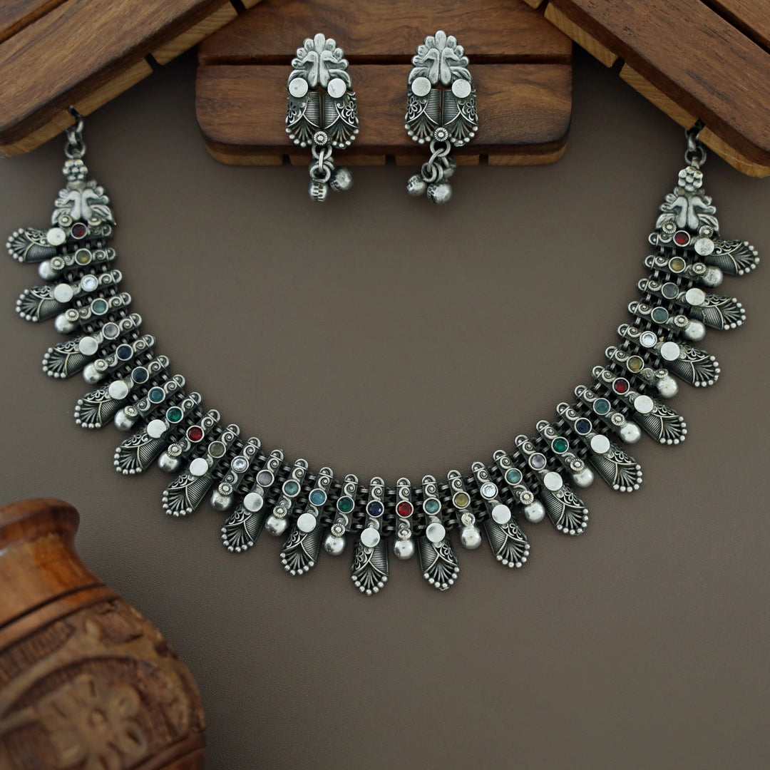 Riswanah Short Neckpiece With Earring