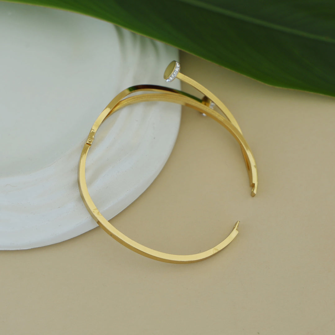 Isaline Twisted Openable Bangle