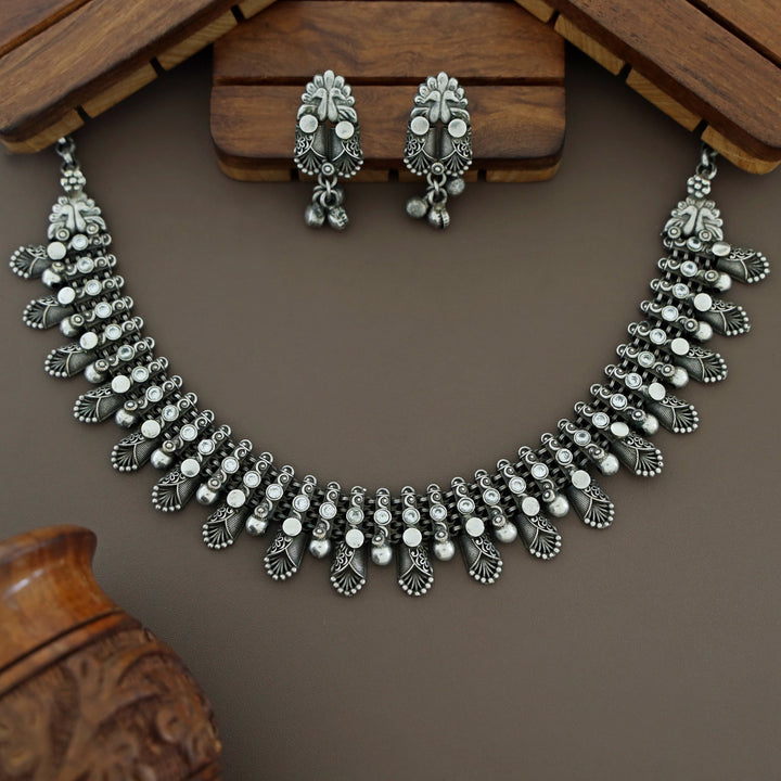 Riswanah Short Neckpiece With Earring