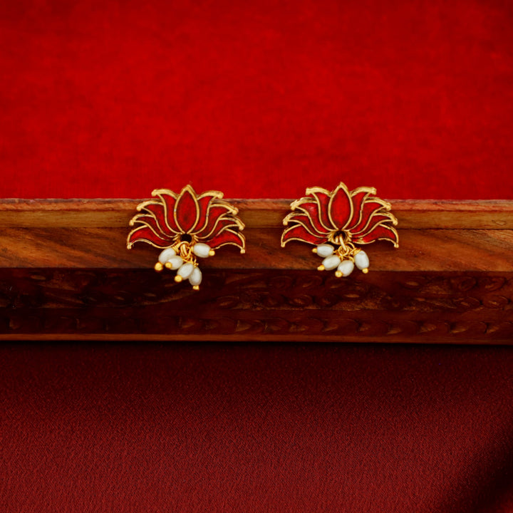 Raksha Lotus Rice Pearl String Neckpiece With Earring