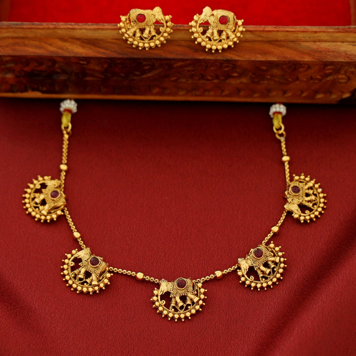Vihana Gajavanthi Airavath Short Neckpiece With Earring