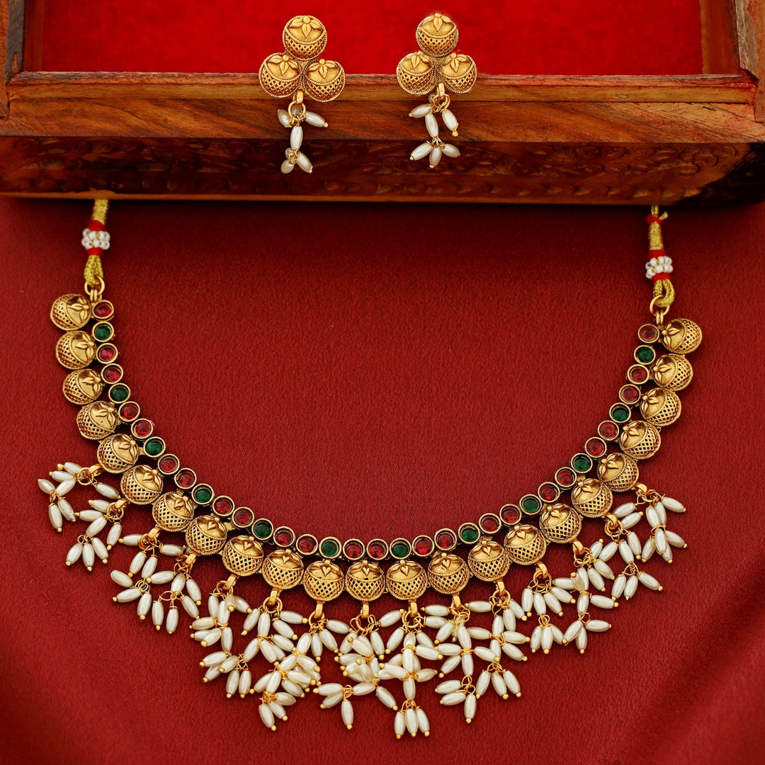 Kshama Circle Bunch Rice Pearl Short Neckpiece With Earring