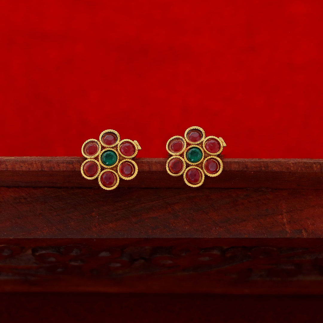 Sarisha 9 Flower Short Neckpiece With Stud