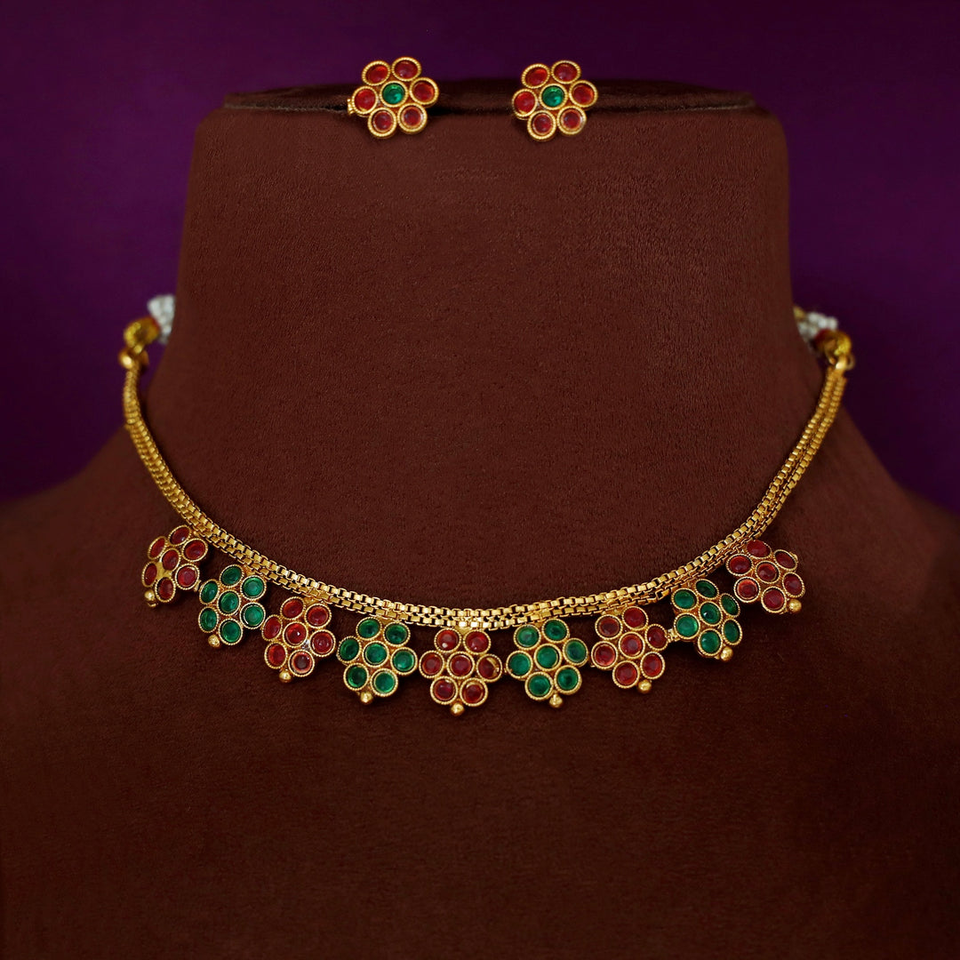 Sarisha 9 Flower Short Neckpiece With Stud
