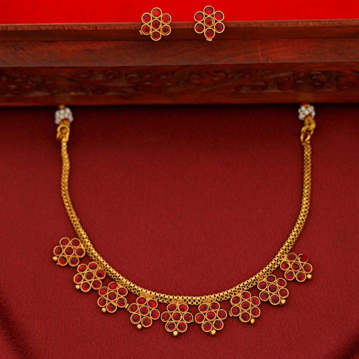 Sarisha 9 Flower Short Neckpiece With Stud