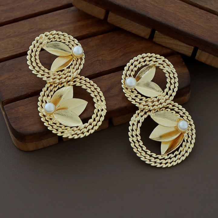 Golden Twisted Dual Circle Leafy Pearl Earring